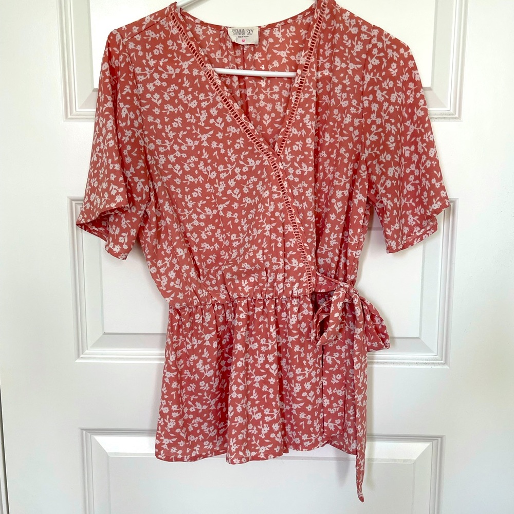 Peplum work top. Size M.